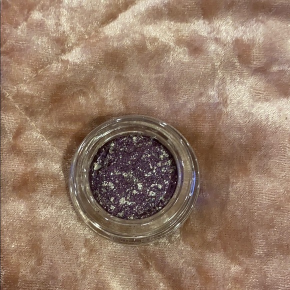 Eyeshadow - Picture 2 of 2